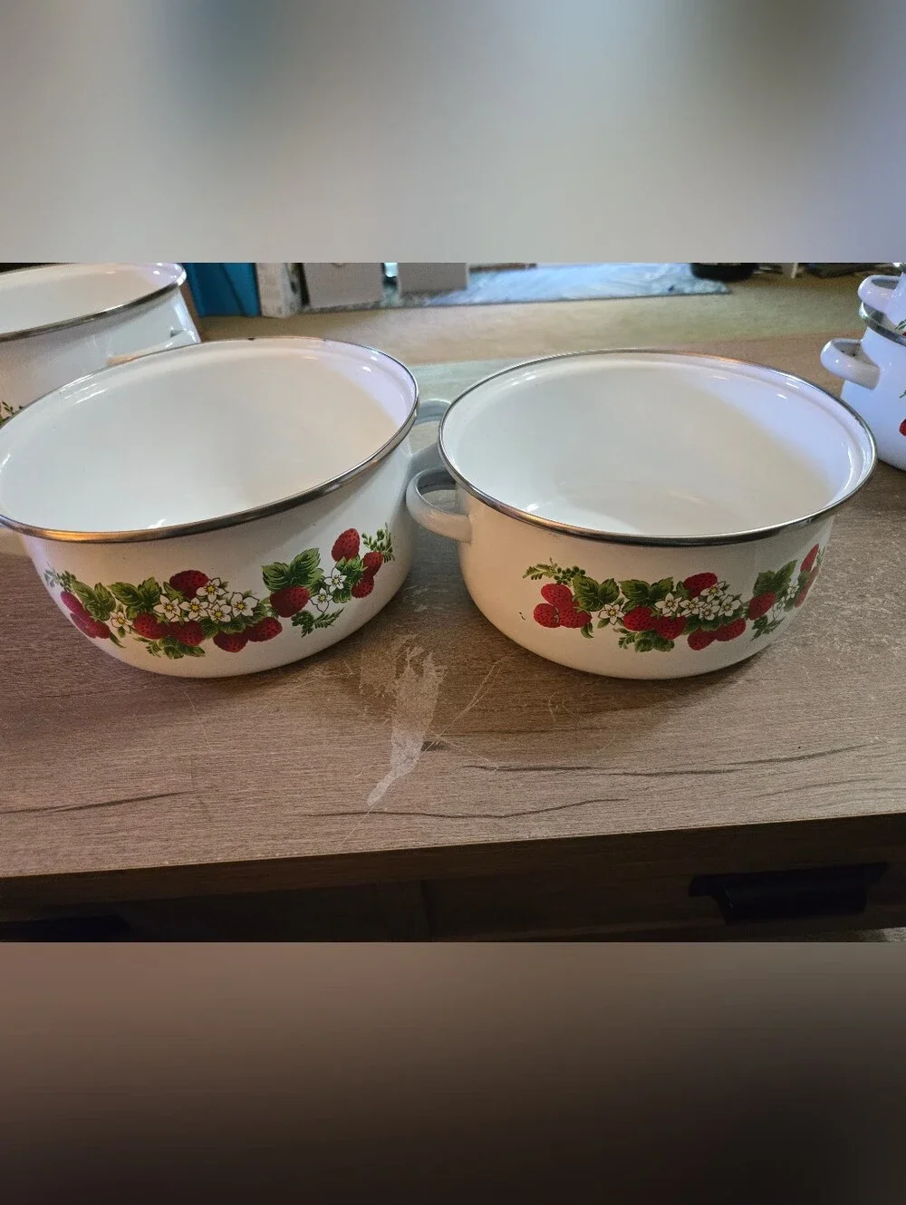 Vintage Enamel Strawberry Pattern Set